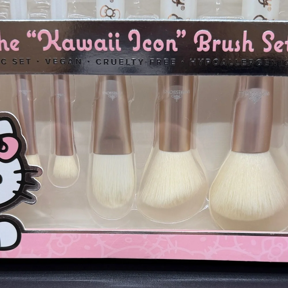 Hello Kitty The Kawaii Icon Brush Set